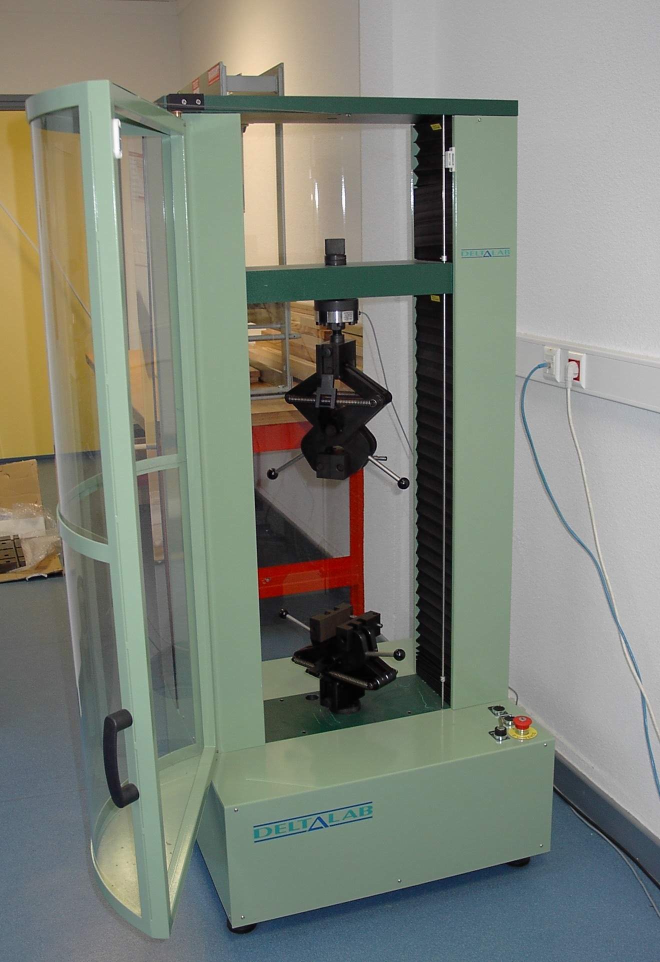 Banc d'essai " traction / compression"